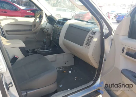 2012 Ford Escape Xls z USA, uszkodzony, nr VIN 1FMCU0C77CKB63355